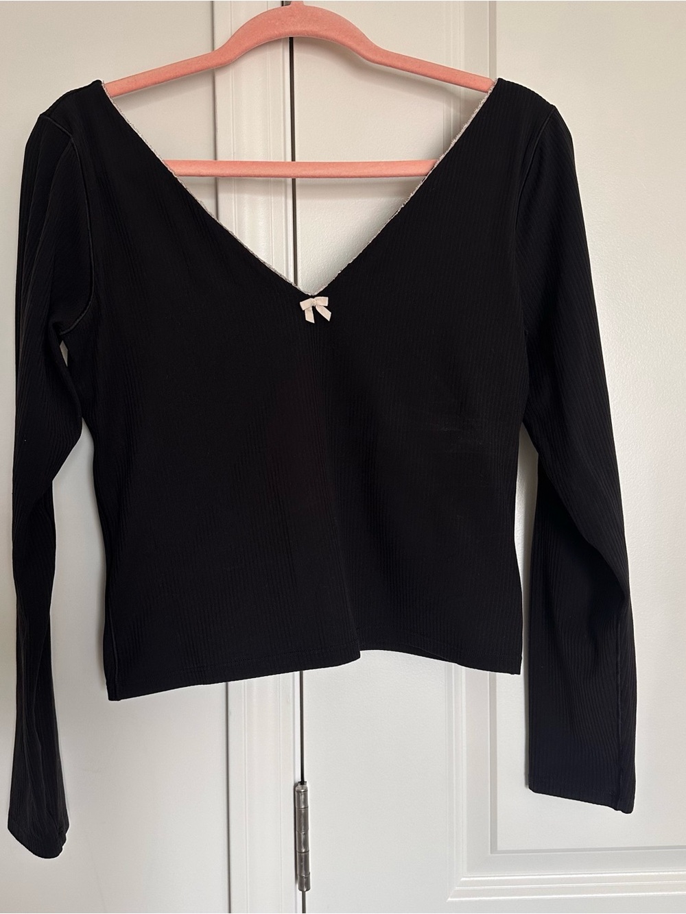 aerie Black Ribbed V-Neck Long Sleeve Crop Top with Bow